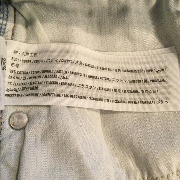 A&F 90’s Straight Mid Rise Jeans 28 Short - Picture 3 of 5